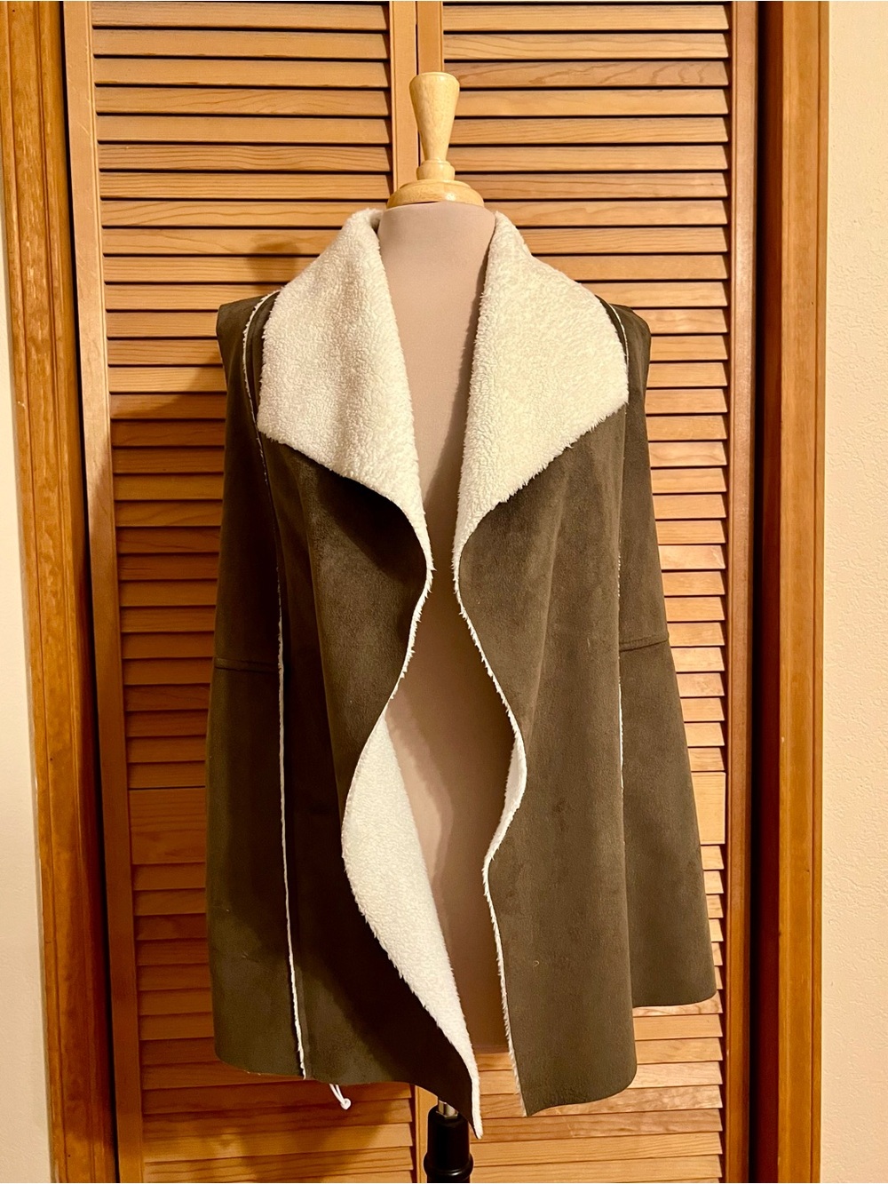 Susina Olive Suede-Look Faux Shearling Open-Front Vest